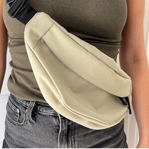 Everlane Renew Transit Fanny Pack - Like New